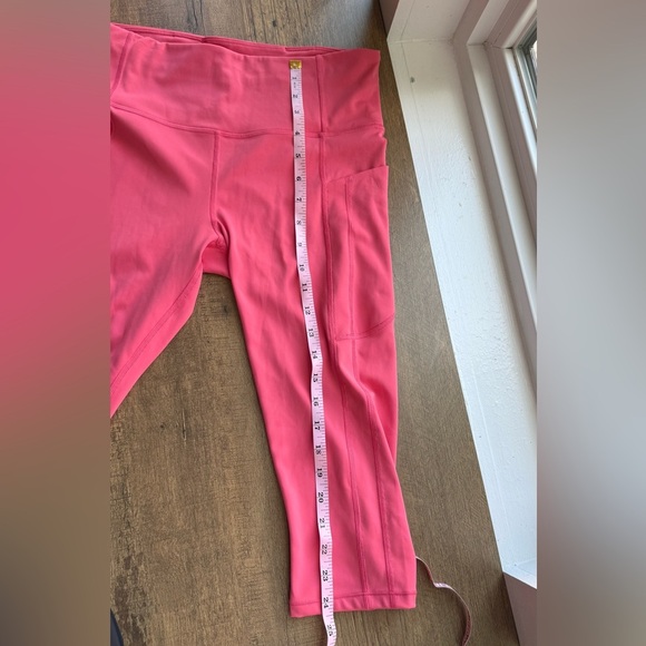 Athleta Women’s Hot Pink Ultimate Stash High Rise  Crop Size M - Picture 6 of 6
